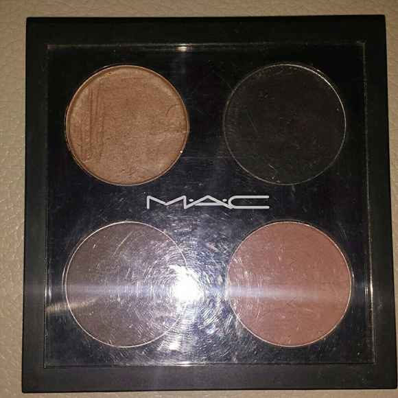 AUTHENTIC MAC EYESHADOW QUAD PALETTE NEUTRAL