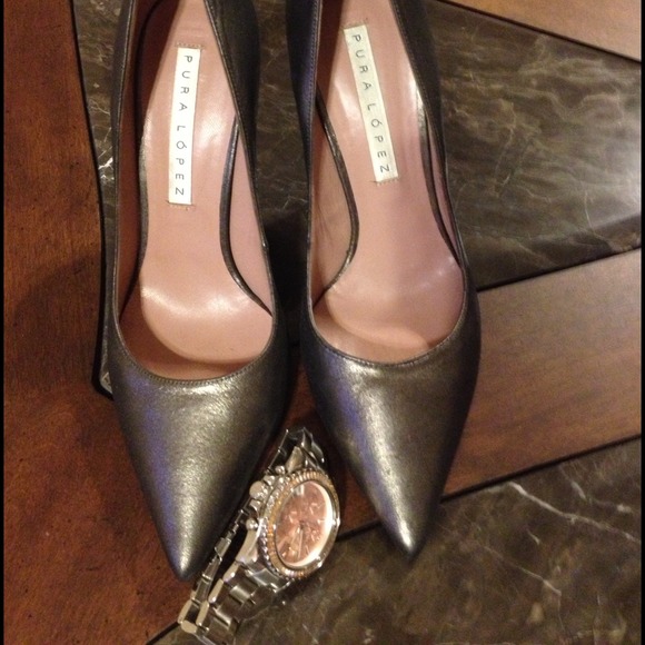 BEAUTIFUL POINTED TOE PUMPS! FLASH SALE!❤️ - Picture 1 of 4