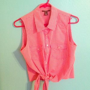 Forever 21 sleeveless red & white button up top