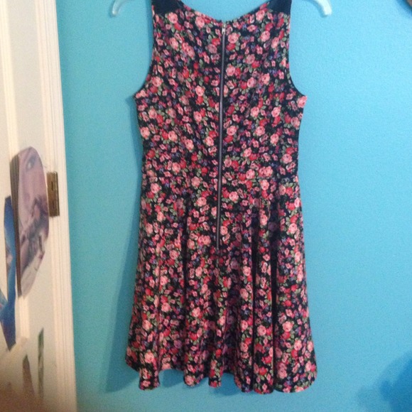 Forever 21 floral zip up dress - Picture 2 of 2