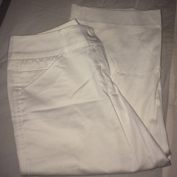 White cropped pants