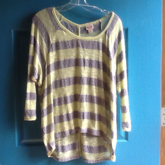 MOSSIMO HI LO LIGHT WEIGHT SWEATER!