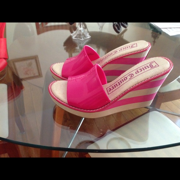 Juicy Couture wedges women's  size 5