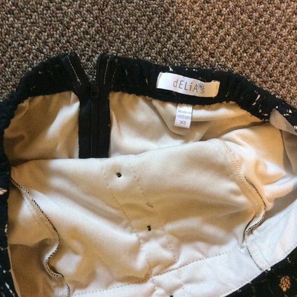 Delia's Lace Romper 🎀 - Picture 3 of 3