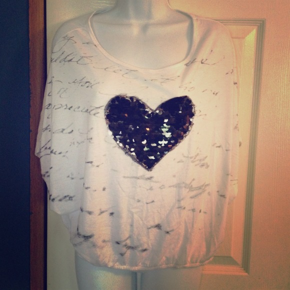 Great white top with sequin black heart!