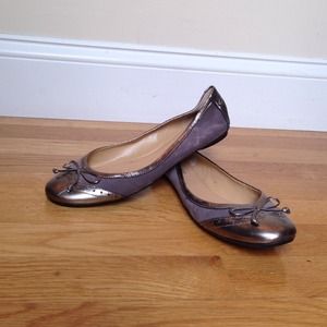 Nine West Metallic and Grey flats