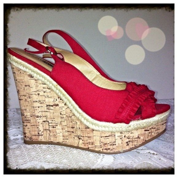 💗SOLD LOCALLY💗Red Hot Wedges