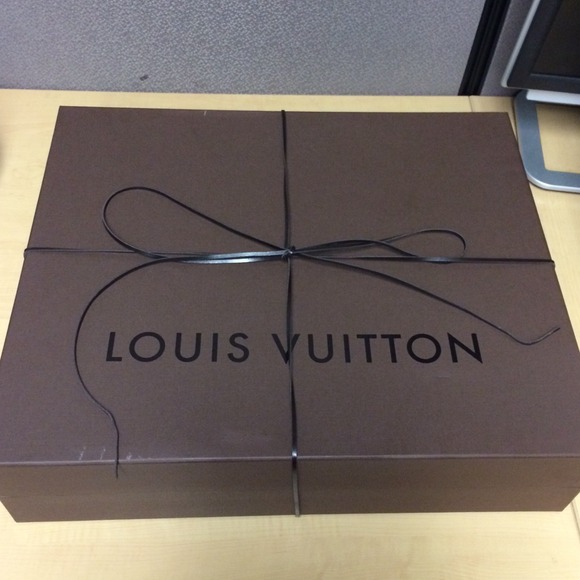 AUTHENTIC LOUIS VUITTON BOX AND BAG