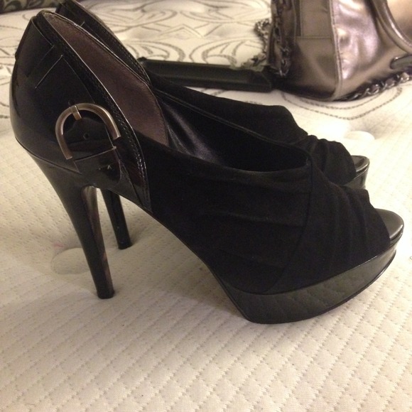 Guess Heels - Picture 1 of 4