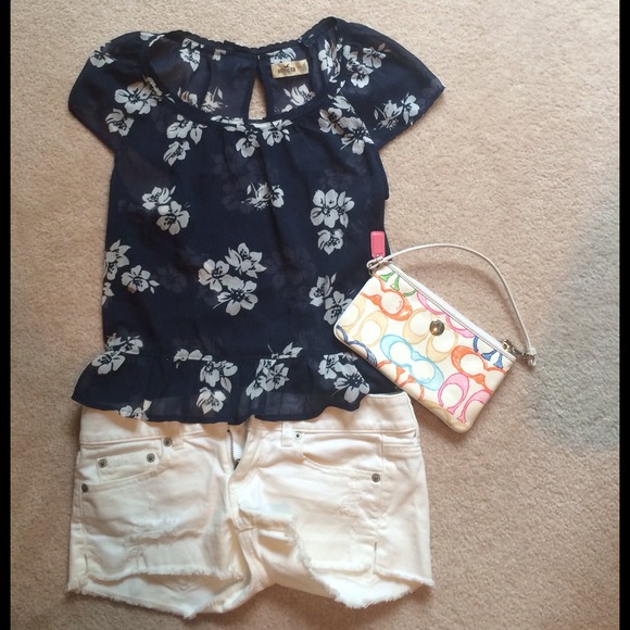 Navy/White Flower Top