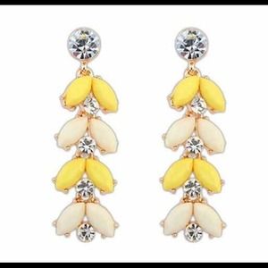 Cute yellow stone dangle earrings
