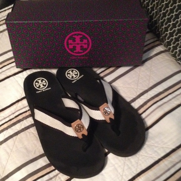Like new Tory Burch SOLD.