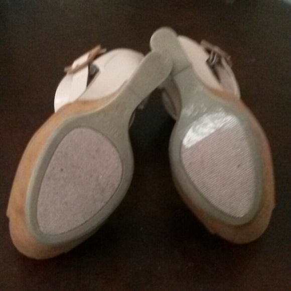 Heels - Picture 4 of 4