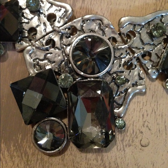 Black stone necklace - Picture 3 of 4