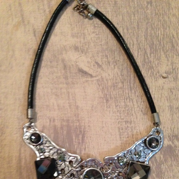 Black stone necklace - Picture 4 of 4
