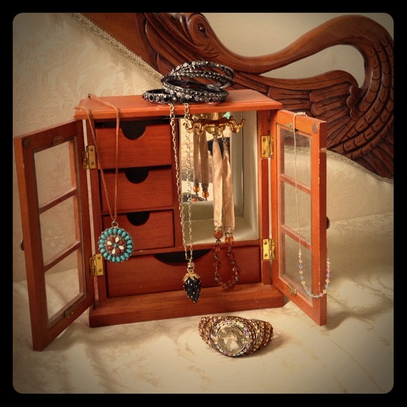 Bundle: jewelry box + costume jewelry