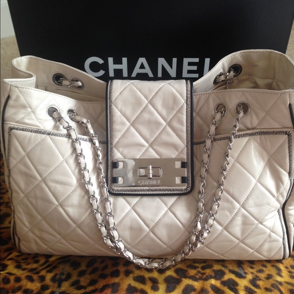 Pre owned like brand new Chanel