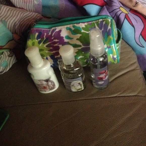 Bath & body works and Clinique bundle