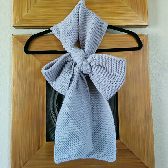 Knitted Bow Scarf - Picture 1 of 2