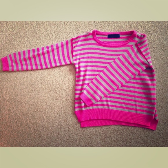 Pink & grey sweater!