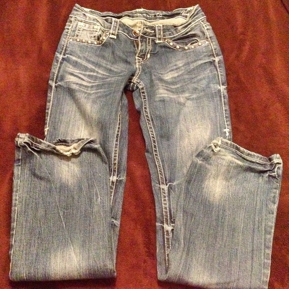 Cowgirl Tuff Co. Women's Jeans "Wing & A Prayer" - Picture 2 of 4