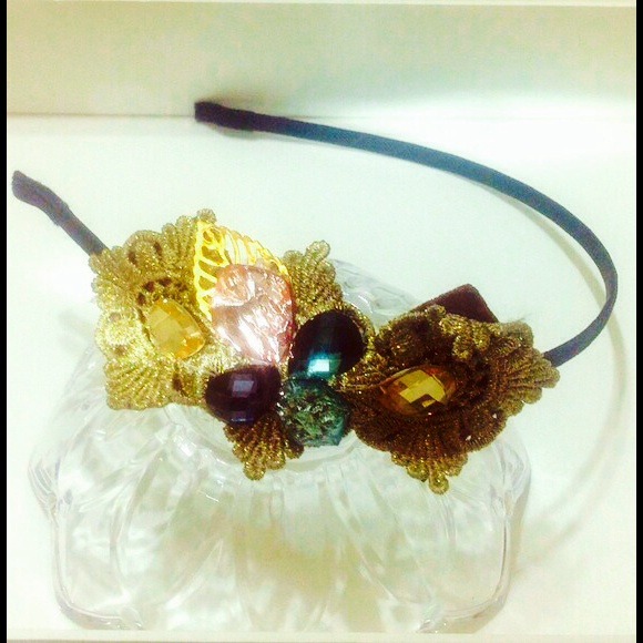 ✨Gifted✨ Hairband