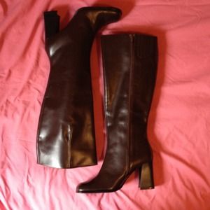 Brown boots with heel