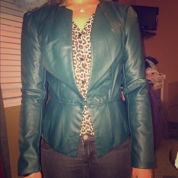 Elle hunter green jacket