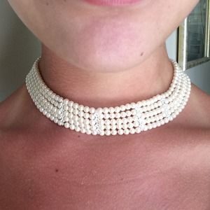 Vintage-Inspired Pearl Choker Necklace