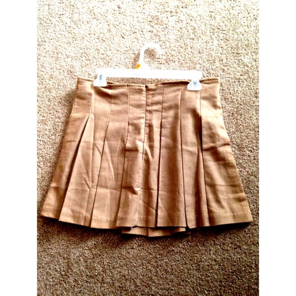 Tan mini skirt!