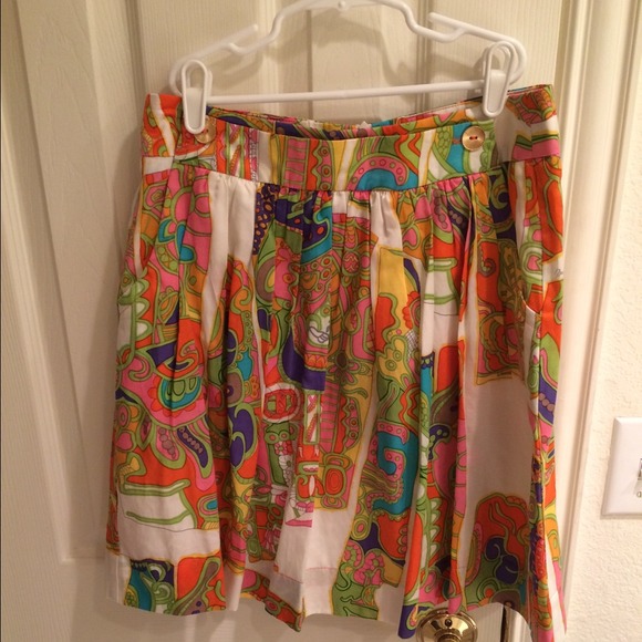 Colorful TRINA TURK knee length skirt Size 4