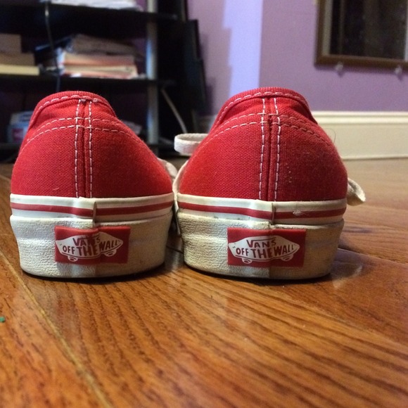Red vans - Picture 2 of 4