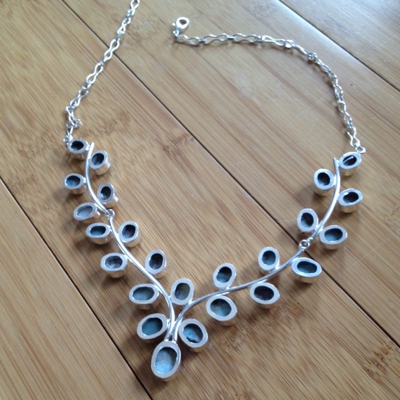 STATEMENT NECKLACE W BLUE LACE AGGETS - Picture 2 of 2