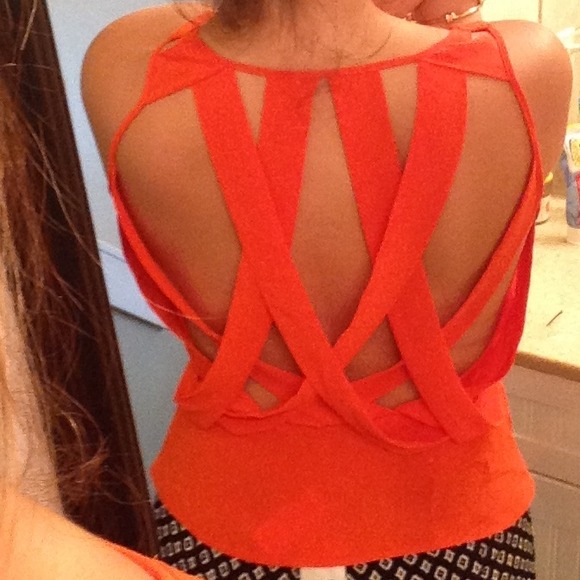 ❌SOLD❌ Orange Detailed Back Top - Picture 3 of 4