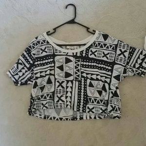 Crop top/mid drift tribal print shirt