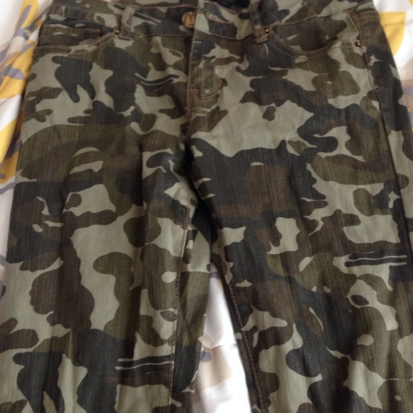 Camp jeans (Size M) never worn.