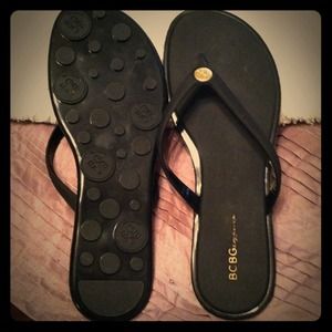 BCBG flip flops
