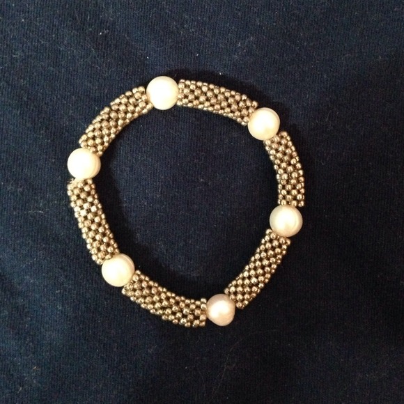 Pearl bracelet