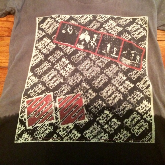 g r a p h i c * t e e - Picture 2 of 3