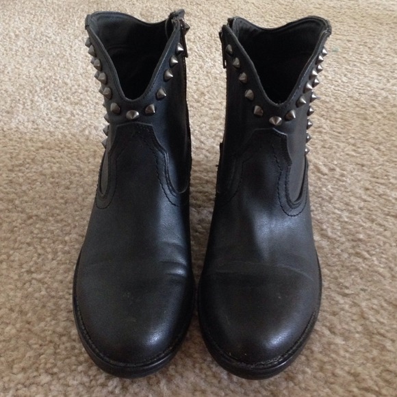 SOLD. black studded western boots - Picture 2 of 3