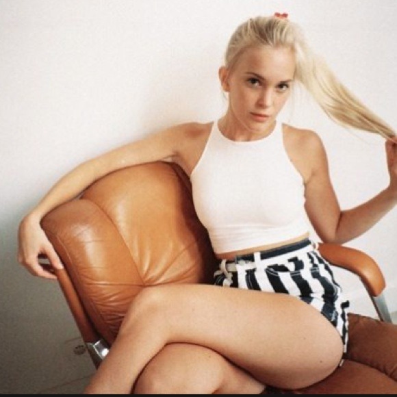 American Apparel Spa sexy Sleeveless Crop Top - Picture 2 of 2