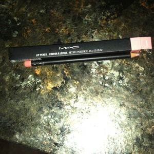Mac lip pencil