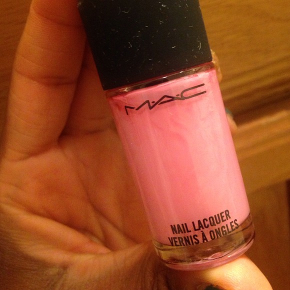 Mac saint German nail polish - Picture 3 of 3