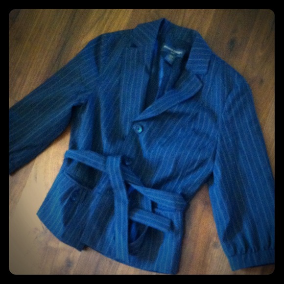 Grey striped blazer with cropped sleeve