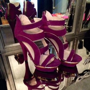 Victoria Secret plum heels!! 💥
