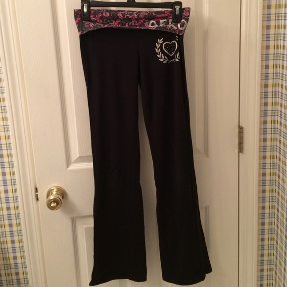 ❌❌ SOLD IN BUNDLE❌❌Aero yoga pants