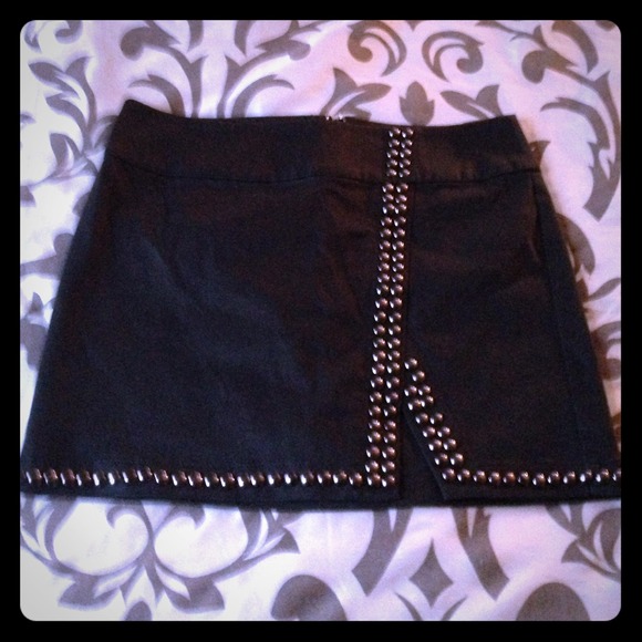 Black skirt
