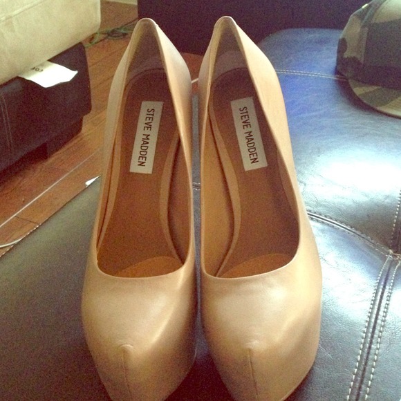 Steve Madden pumps