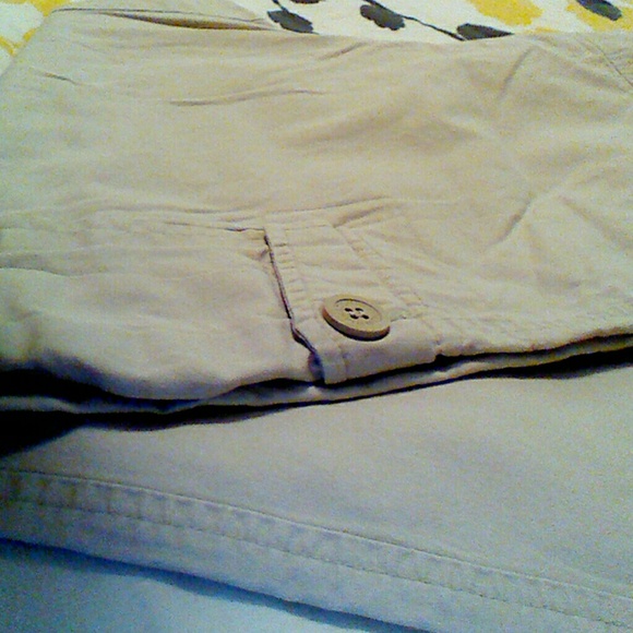 Beige capri - Picture 2 of 3