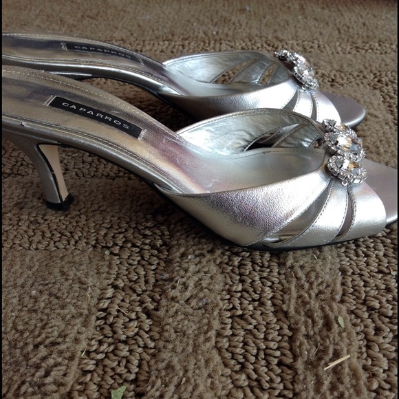 Silver party heels with jewel embellishment - Picture 2 of 3